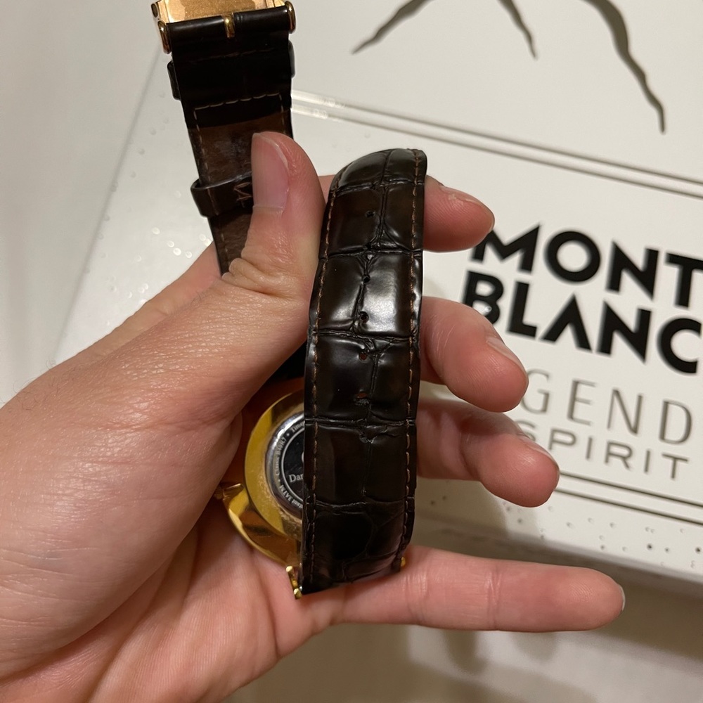 DW watch
